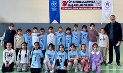 Cumhuriyet İlkokulu geleneksel çocuk oyunlarında zirveye çıktı