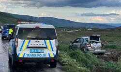 Alaca'da kontrolden çıkan otomobil takla attı: 5 yaralı