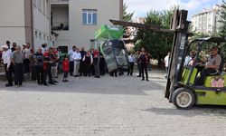Alaca'da üreticilere yem ezme makinesi desteği