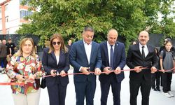 Başkan Arslan’dan öğrencilere moral, okula yeni halı saha