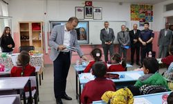 Köy okuluna ulaştı: Çocukların hayalleri büyüdü