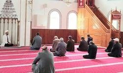 Müftü Arık, Çopraşık’ta Cuma namazı kıldırdı