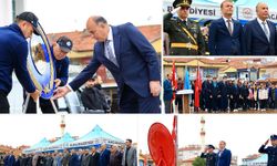 Ata'ya çelenk sunuldu