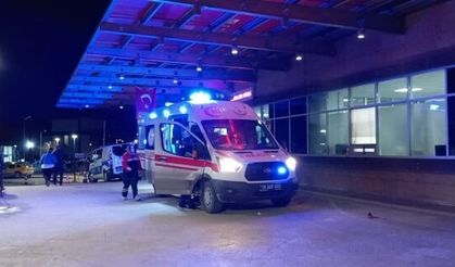 Alkollü şahıs doktorla tartışıp kendisini yaraladı