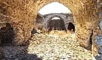 Alaca'daki bu kale yüzyıllara meydan okuyor