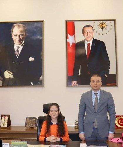 Kaymakam Dinçer koltuğunu öğrenciye devretti