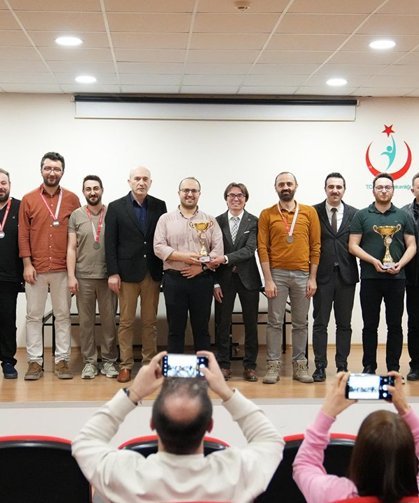 Alaca Devlet Hastanesi’nde masa tenisi turnuvası tamamlandı