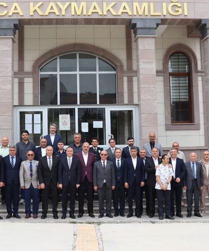 Alaca Protokolü halkla bayramlaştı