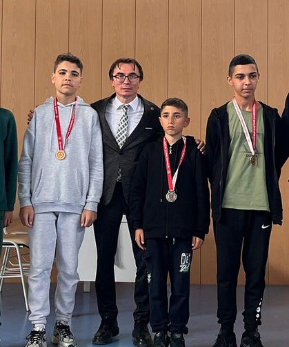 Alaca’da lise öğrencileri kıyasıya mücadele etti