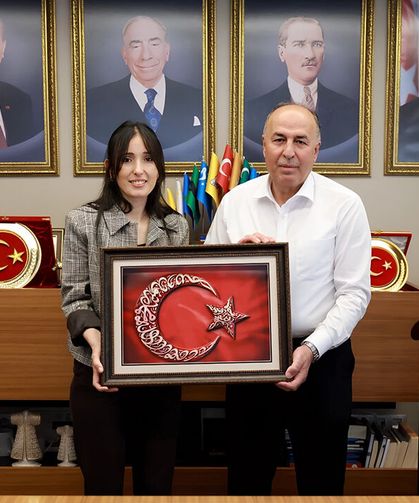 Başkan Şerif Arslan'a anlamlı hediye