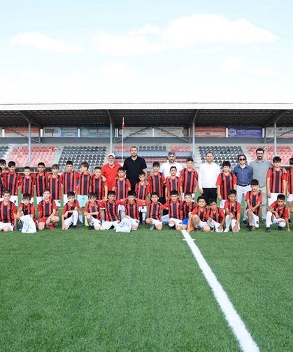 Alaca Yaz Futbol Okulu’nda forma heyecanı