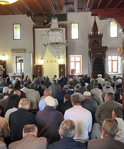 Alaca Müftüsü Önder Arık Eski Camii’nde vatandaşlarla buluştu