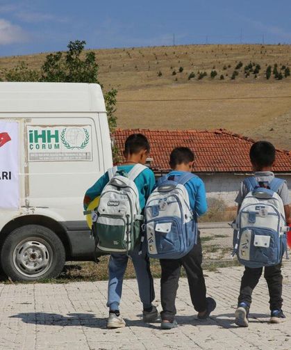 İHH’dan Alaca'nın köylerinde öğrencilere eğitim, ailelere gıda desteği