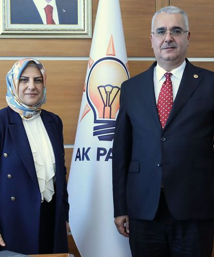 Ahlatcı'dan Çorumlu Hülya Terzioğlu’na kutlama