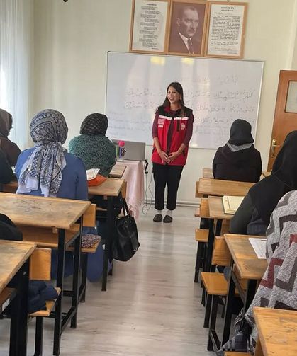 Günhan Kur’an Kursu kursiyerlerine aile eğitimi