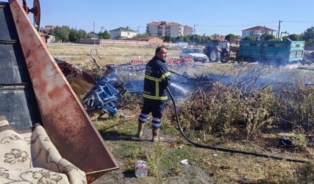 Çakmakla oynayan çocuklar yangına neden oldu