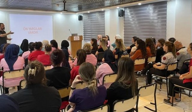 Çorum Özel Hastanesi'nde Sağlık Çalışanlarına Hasta ve Hasta Yakınlarıyla İletişim eğitimi