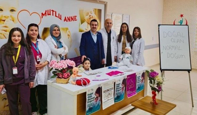 Anne adayları normal doğum hakkında bilgilendiriliyor