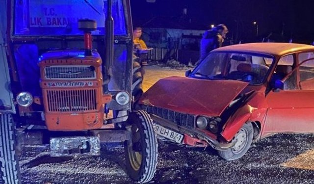 Otomobil ile traktör çarpıştı: 2 yaralı