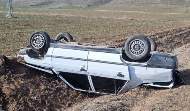 Köy Yolunda Otomobil Takla Attı: 6 Yaralı 