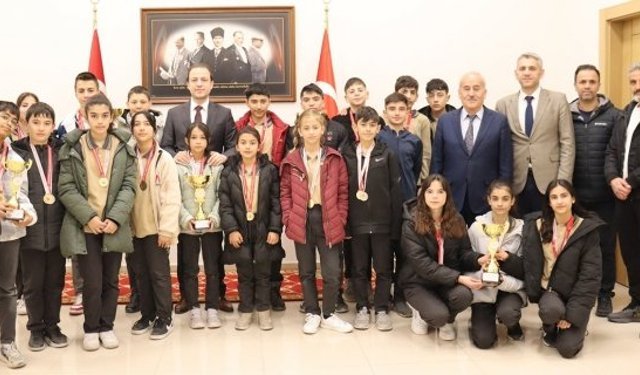 Sporcu öğrencilerden başarı 