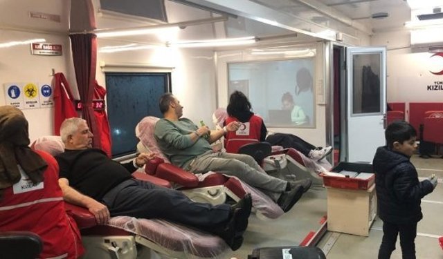 Vatandaşlardan kan bağışı kampanyasına yoğun ilgi