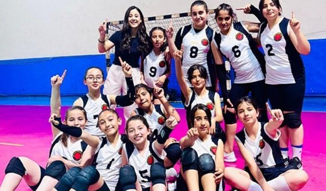 Filenin minik sultanları namağlup çeyrek finalde