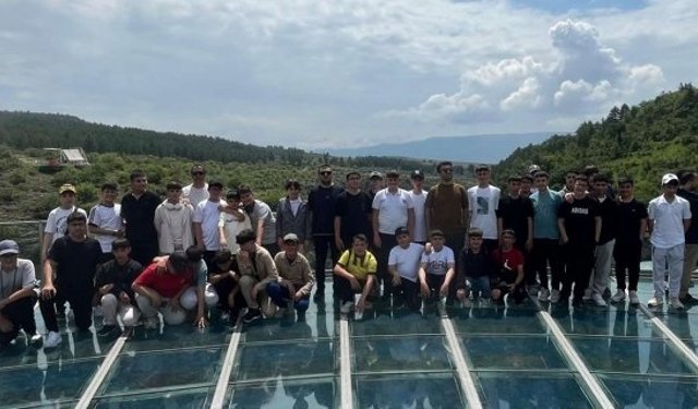 Karadeniz'e eğitim dolu gezi: Çorumlu öğrenciler Safranbolu, Bartın ve Amasra’yı keşfetti