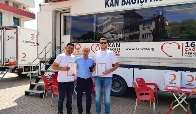 Kızılay’dan bağışçılarına madalya ve teşekkür belgesi