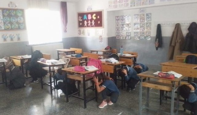 Alaca'daki okullarda eşzamanlı deprem tatbikatı