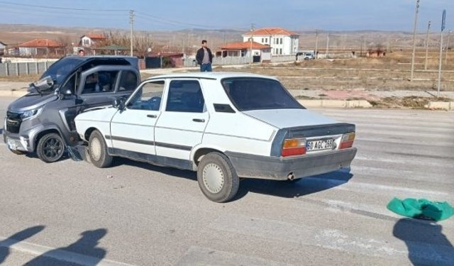 Alaca'da kaza: 3 kişi yaralandı