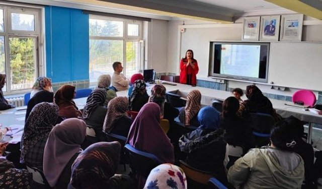 Alaca’da 'Aile ve Mahremiyet Bilinci Eğitimleri' yoğun ilgi gördü
