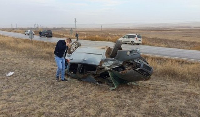 Alaca’da korkutan kaza: Araç takla attı, sürücü yaralandı