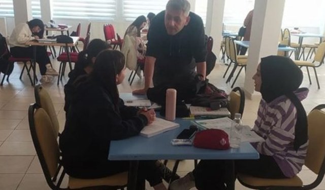 Emrullah Şahin’den sınavlara hazırlanan öğrencilere ziyaret