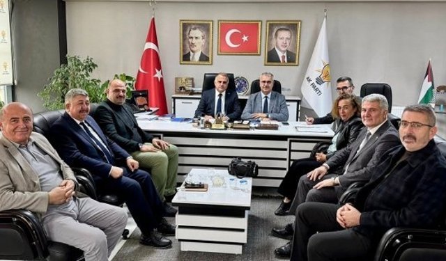 AK Parti'de İlçe Başkanları ile bir araya gelindi