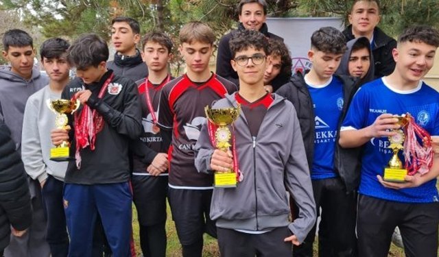 Alaca Fen Lisesi Oryantiring Takımı Çorum birincisi oldu