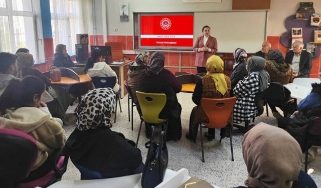 Alaca Sosyal Hizmet Merkezi’nden velilere yönelik 'Farkındalık ve Mahremiyet' eğitimi