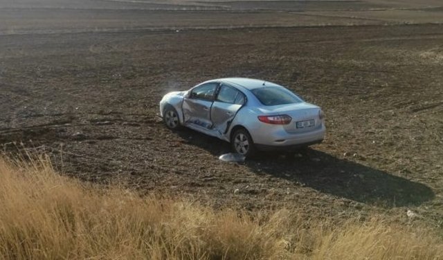 İki araç burun buruna çarpıştı: Yaralılar hastanede