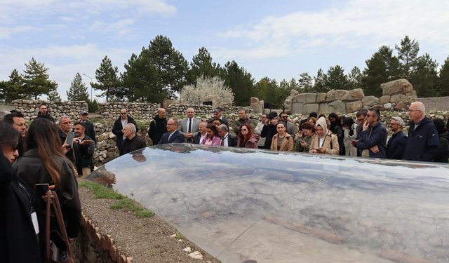 Hüseyingazi Sempozyumu’nda tarih ve irfan yolculuğu