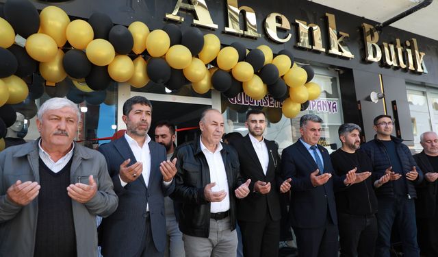 Alaca’da kadın giyimin yeri adresi olan Ahenk Butik açıldı