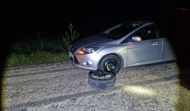 Alaca'daki bu yola dikkat! 5 aracın lastiği patladı