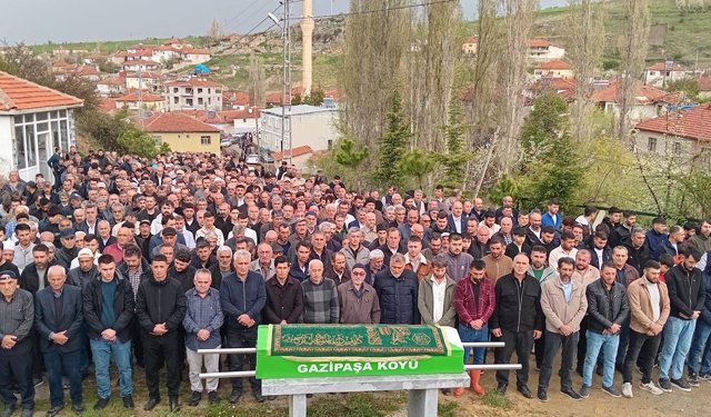 Traktör kazasında can veren Fidan Gül, gözyaşları arasında toprağa verildi