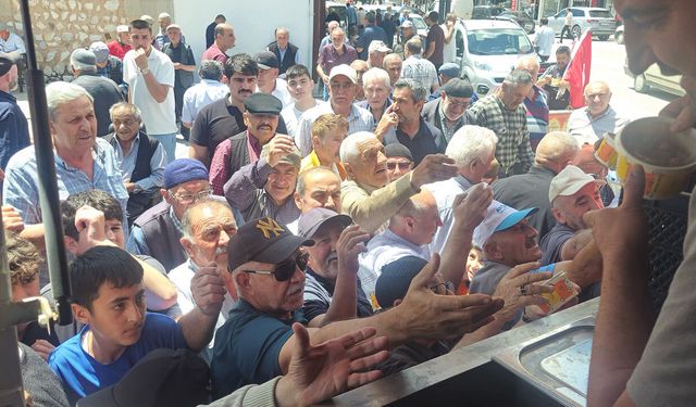 Alaca Belediyesi’nden vatandaşlara aşure ikramı