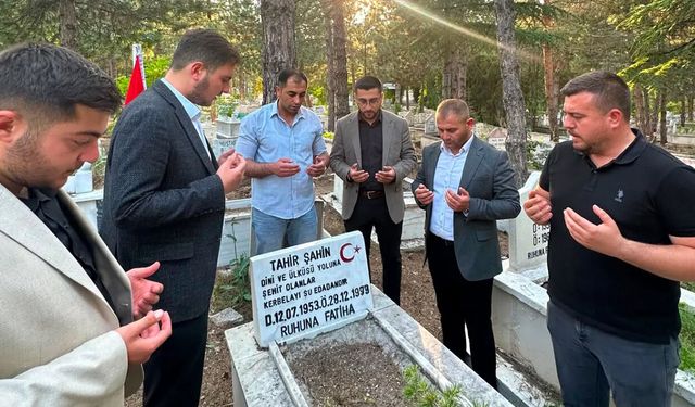 Uğur Esmer ve yönetiminden şehitlere vefa ziyareti