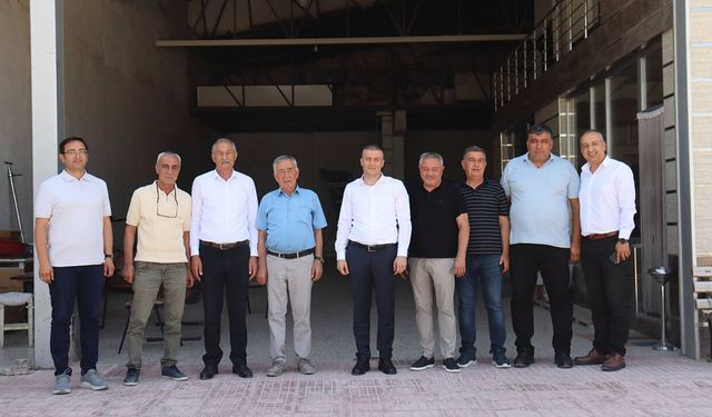 Üretimi yerinde inceledi: Firma yetkililerinden bilgi aldı
