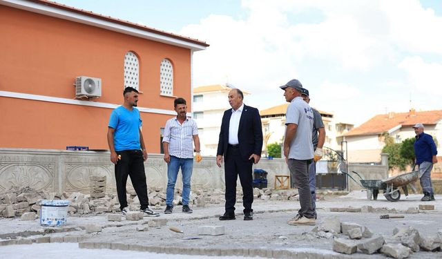 TOKİ’de kilit taşı bakım ve onarım çalışmaları sürüyor