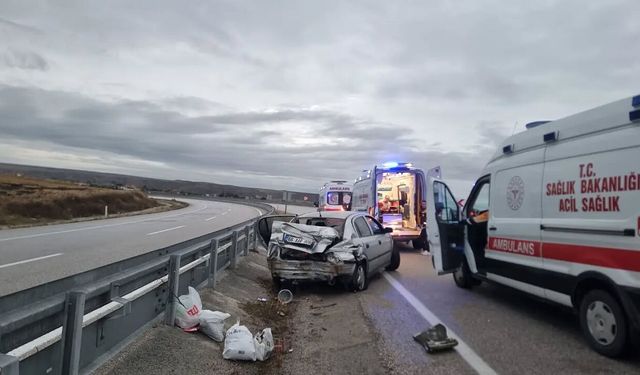 Aaca'da yağışla kayganlaşan yolda kaza: 5 yaralı