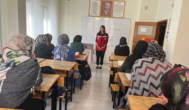 Günhan Kur’an Kursu kursiyerlerine aile eğitimi