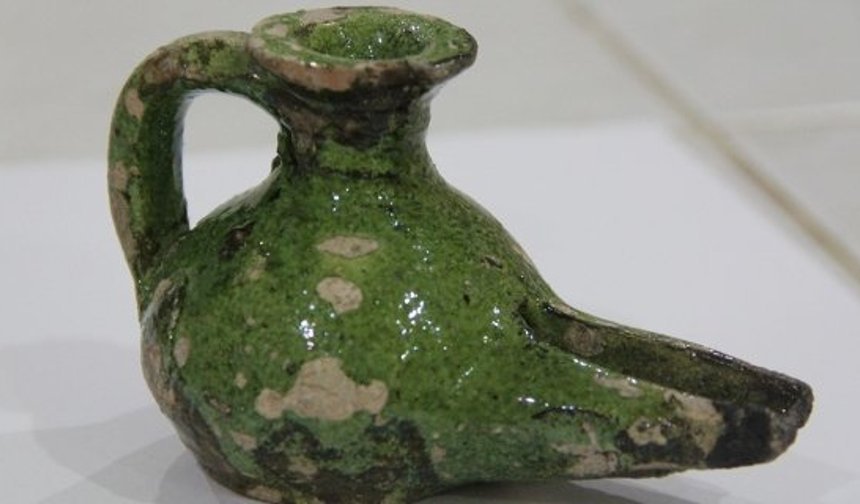 Kalehisarda 800 yıllık kandil bulundu