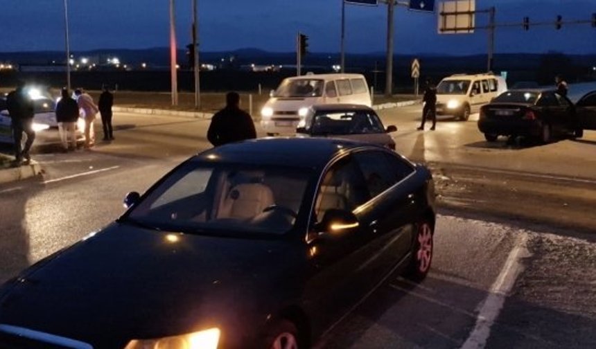 Alaca'da  zincirleme kaza: 2 yaralı